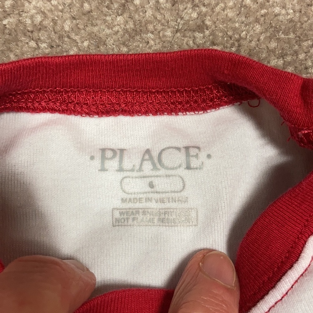 5/$20 The children’s place size 6 Christmas pajamas - Picture 3 of 5